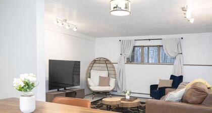 Cozy Bear Den Rustic Cabin Central Located