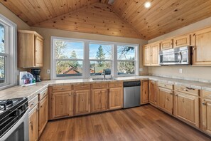 Private kitchen - Appleview (Big Bear Lake)