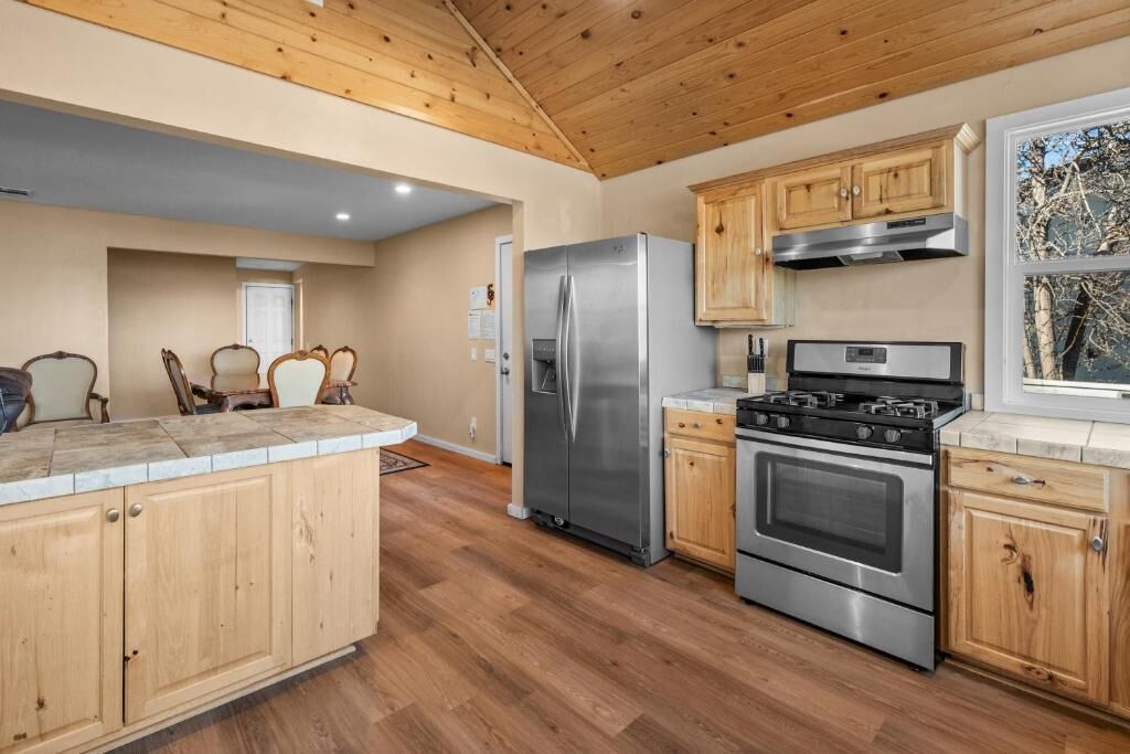 Hus, terrasse, utsikt mot innsjø | Eget kjøkken