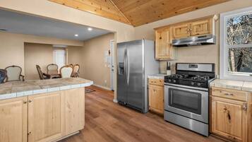 Maison, patio, vue sur le lac | Cuisine privée