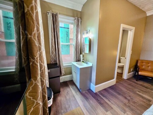 Nice large room in Federal Hill