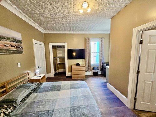 Nice large room in Federal Hill