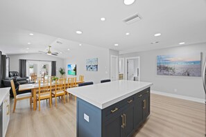 Dining - Newly Remodeled Beach Home w/ Pool (Naples)