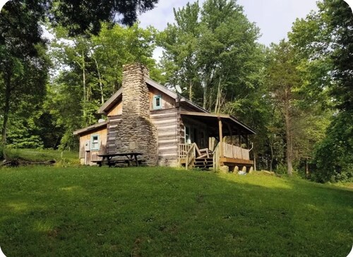 Peace Cabin- 20 min hike to Wilson Cave!