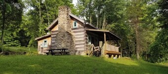 Peace Cabin- 20 min hike to Wilson Cave!