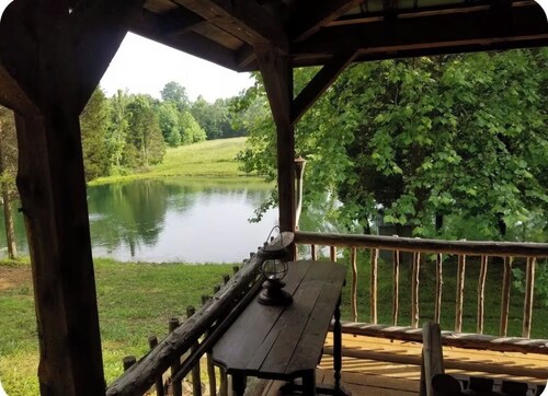 Peace Cabin-located in your own private state park 300 acres. Reflect!