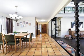 Dining - Mission - A Birdy Vacation Rental (San Antonio)