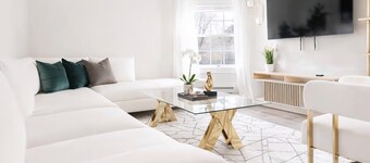 3BR Home • 2 Bathrooms • Free Parking • Near NYC • Perfect for Groups