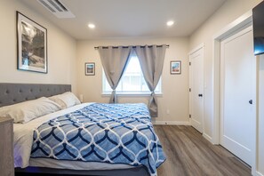 3 bedrooms, iron/ironing board, WiFi, bed sheets