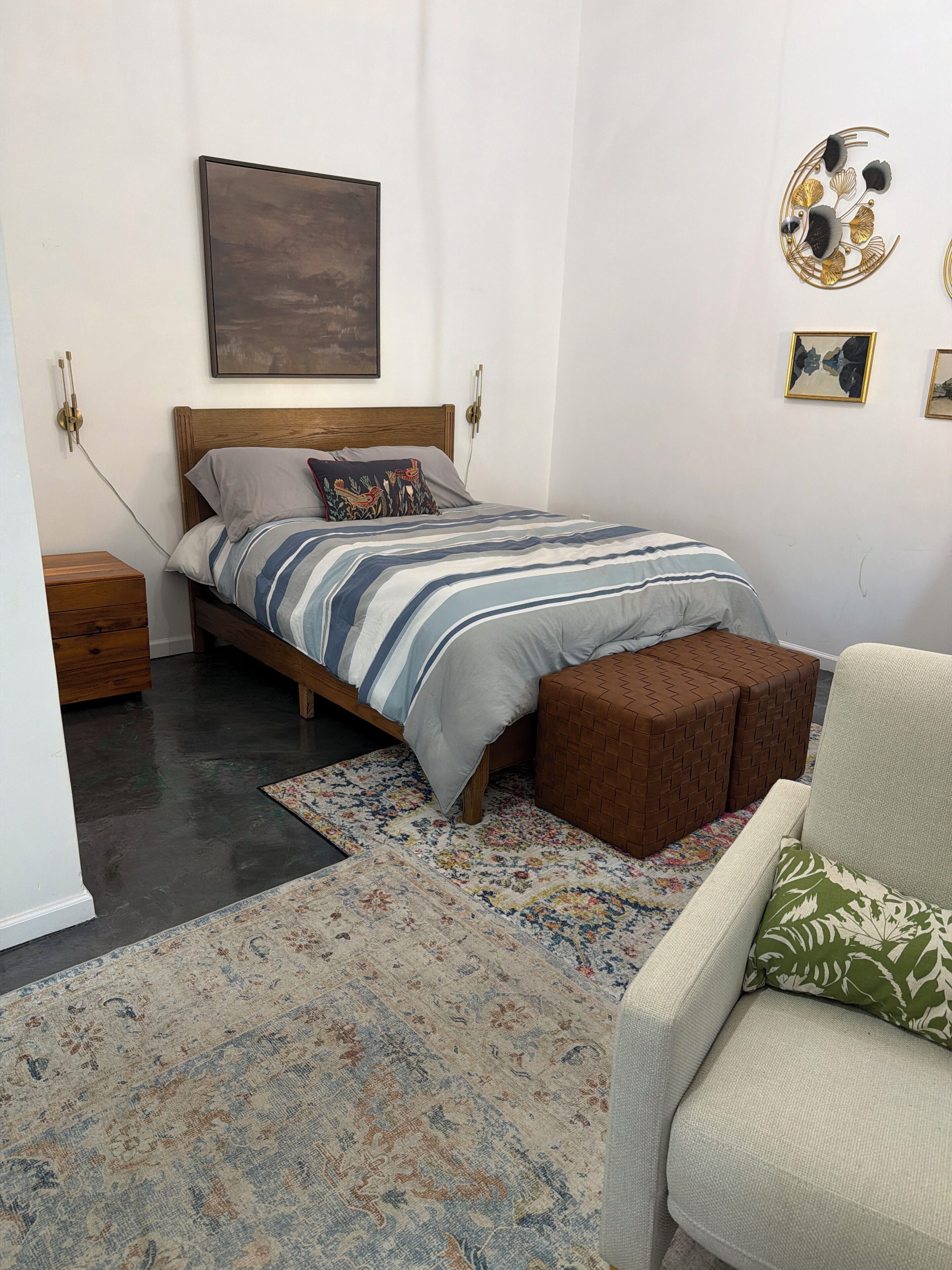 Desk, iron/ironing board, free WiFi, bed sheets
