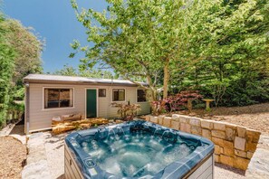 Terrace/patio - Buru Retreat, Secluded Couples Escape, Spa & Walks (Blackheath)