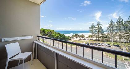 Happy Valley Tide - Bulcock Beachfront Apartment