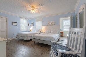 10 Schlafzimmer, Schreibtisch, Bügeleisen/Bügelbrett, kostenloses WLAN