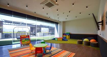 ¡A pasos de Fundidora! Pool, Gym & Parking 6ppl