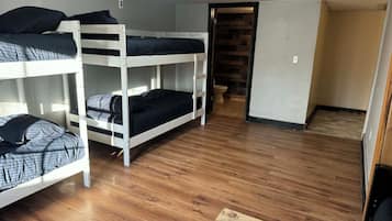 2 bedrooms, WiFi, bed sheets
