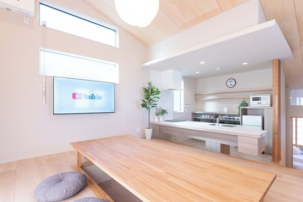 Deluxe House, 3 Bedrooms | Living area | 50-inch LCD TV with digital channels - Hakone Seiun (Hakone)