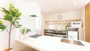 Deluxe House, 3 Bedrooms | Private kitchen