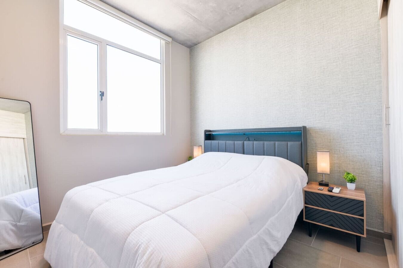 2 dormitorios, tabla de planchar con plancha, wifi y ropa de cama
