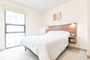 2 bedrooms, desk, iron/ironing board, WiFi - ¡A pasos de Paseo Santa Lucía! 4 people + Gym (Monterrey)