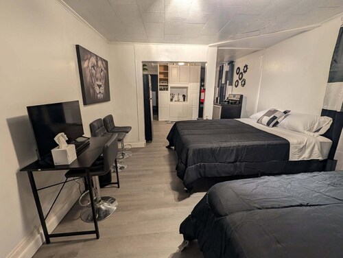 Peaceful 2-bedroom house in Fayetteville perfect for relaxing stays