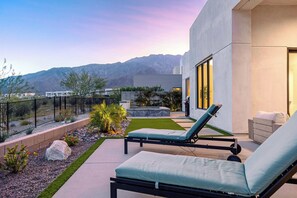 Terrace/patio - Golden Hour by VARE | Miralon Resort! (Palm Springs)