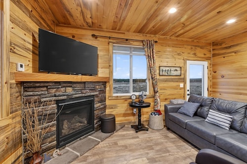 Timberline Cottage | Boat Ramp, ADA Friendly, BBQ, Close2Yellowstone!
