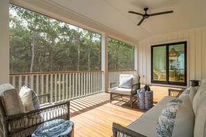 Interior - 8311 Jack Island Dr – 4 BR / Walk to Spring House / Elevator + Screened Porch (Johns Island)