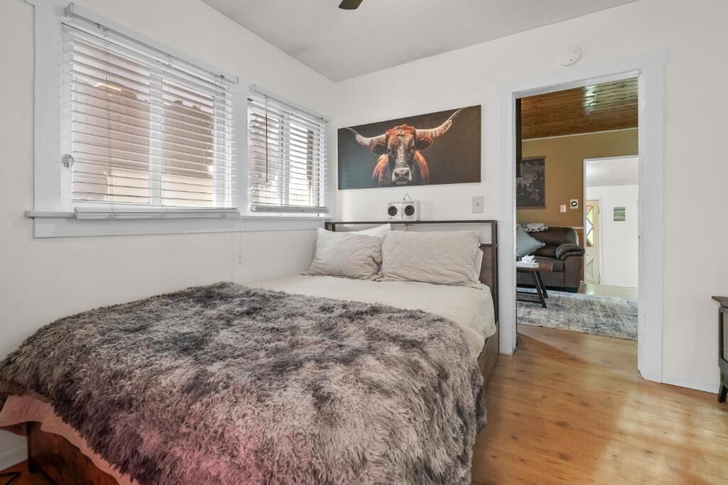 Hus Basic - utsikt mot bergen