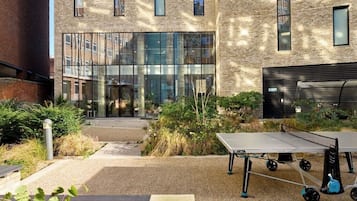 Einzelzimmer, Nichtraucher | Speisen im Freien