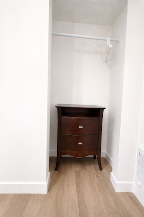 Interior - Downtown Detroit Gem- Walking distance From Arenas and Stadiums! (Detroit)