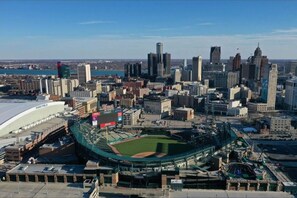 Point of interest - Downtown Detroit Gem- Walking distance From Arenas and Stadiums! (Detroit)
