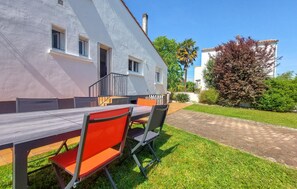 Outdoor dining - Charmante maison proche plage (Royan)