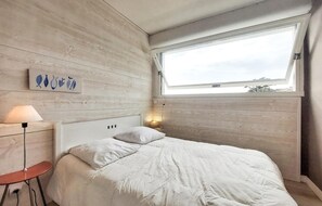 2 bedrooms, iron/ironing board - Pet friendly apartment in Royan with house sea view (Royan)