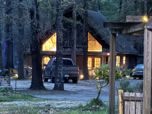 Cozy 2-bedroom cabin in the woods near The White River