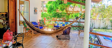 屋外ダイニングエリア