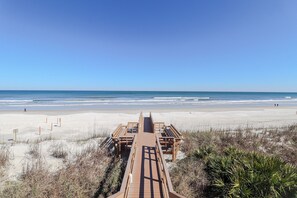 Beach nearby - Spyglass 17-New Rental with Pool Views, Pickleball/Tennis Court, 2/2.5 with Bonus Room! (St. Augustine)