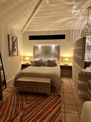 4 bedrooms, desk, iron/ironing board, free WiFi