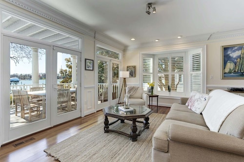 This thoughtfully styled home overlooks the Bay and is perfect for your Annapolis escape.