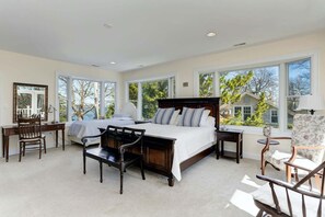 5 bedrooms, desk, iron/ironing board, free WiFi - This thoughtfully styled home overlooks the Bay and is perfect for your Annapolis escape. (Annapolis)