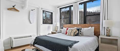 1 habitación, tabla de planchar con plancha, wifi gratis y ropa de cama