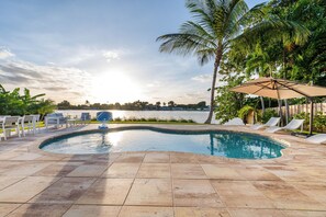 Pool - Stunning Luxury Waterfront Oasis Amazing Location (Miami)