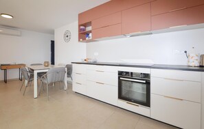 Fridge, microwave, oven, stovetop - 2 bedroom stunning apartment in Folelli (Folelli)