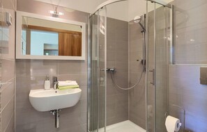 Shower, hair dryer, towels - Villa Hemera – Oasis of Peace and Privacy by Istrabook (Krsan)