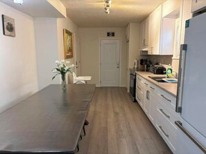 Private kitchen - Lovely House walking to Niagara Falls in Canada (Niagara Falls)