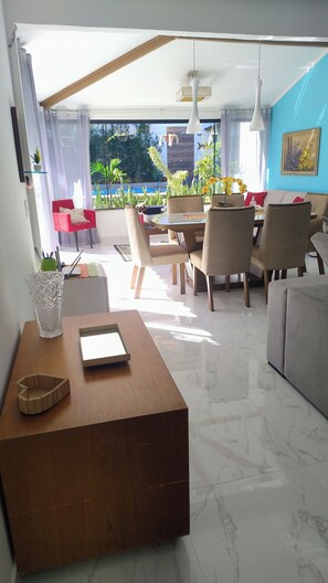 Interior - Cozy house with pool, air conditioning, barbecue, and garage. (Armação dos Búzios)