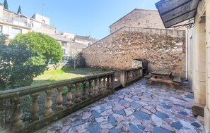 Outdoor dining - Beautiful home in Cessenon sur Orb with WiFi (Cessenon sur Orb)