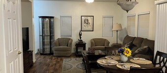 2-bedroom condo with AC in lovely Las Vegas location