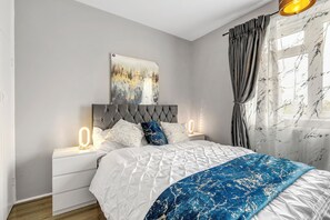 3 chambres, fer et planche à repasser, Wi-Fi, draps fournis