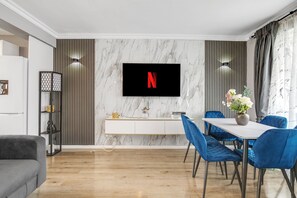 Dining - Modern Apartment 2 bedroom in Central London (London)