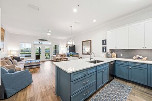 Interior - Huge Private Beach☀️ Lakeview Master | Tennis | 5 Pools, 3 Heated☀️ Seascape Resort (Miramar Beach)